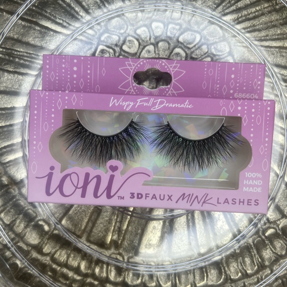 Pair (2) of Ioni 3D FAUX Mink Lashes new in package - Picture 3 of 6